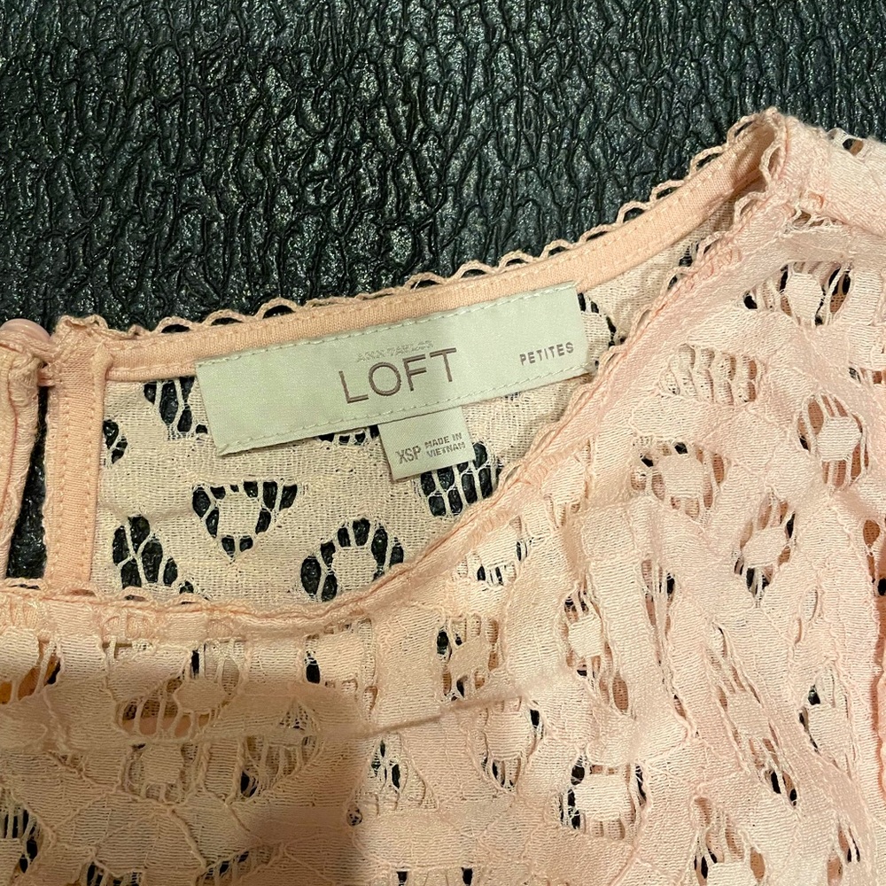LOFT Petite XS Super Cute Lacy Top (worn only once)